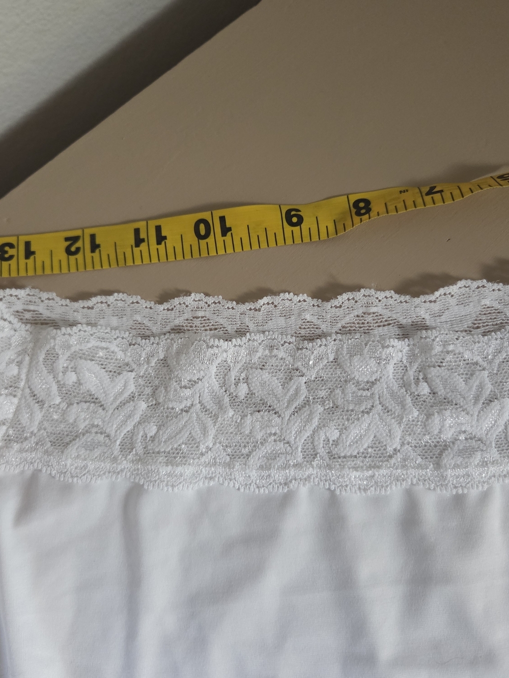 Vassarette White Lingerie Half Slip Romantic Lace Medium Stretch - Picture 6 of 7